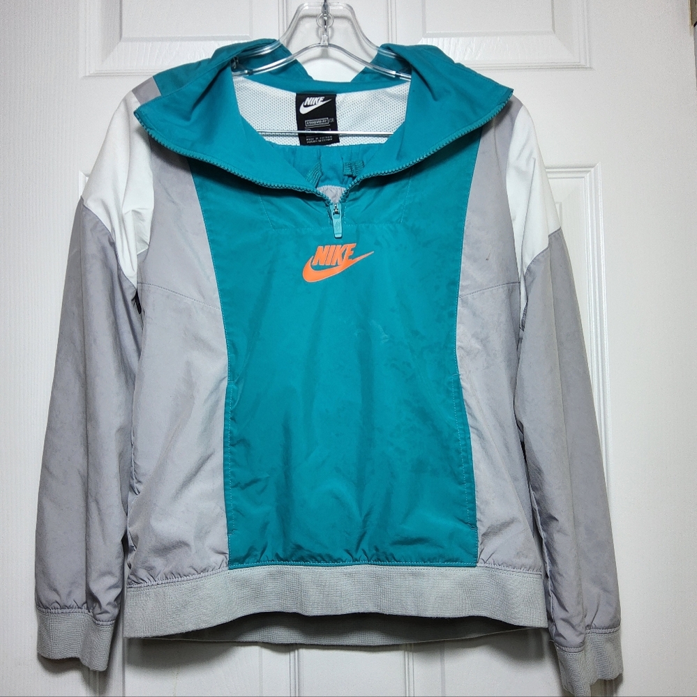 Boy's Youth M Nike Standard Fit  1/4 Zip Windbreaker Jacket And Shorts